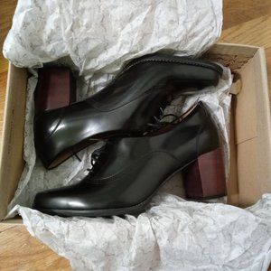 Clarks Size 10 Womens Tarah Victoria